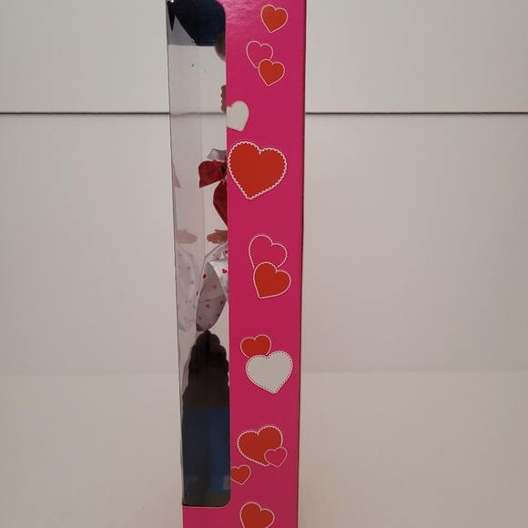 1995 Special Edition Valentine Barbie #15172 - Picture 4 of 6